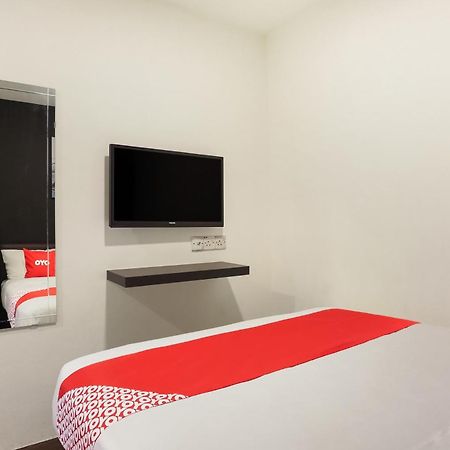 Oyo 90460 Hotel Kl2F Rest & Go Shah Alam Exterior photo