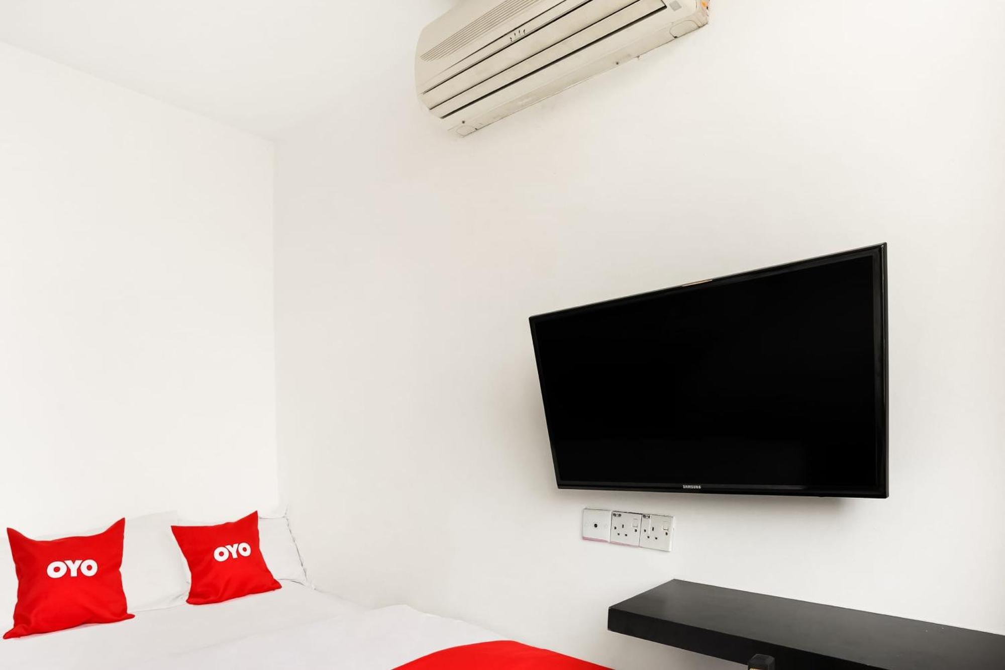 Oyo 90460 Hotel Kl2F Rest & Go Shah Alam Exterior photo